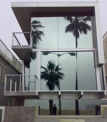 What is Reflective Glass?