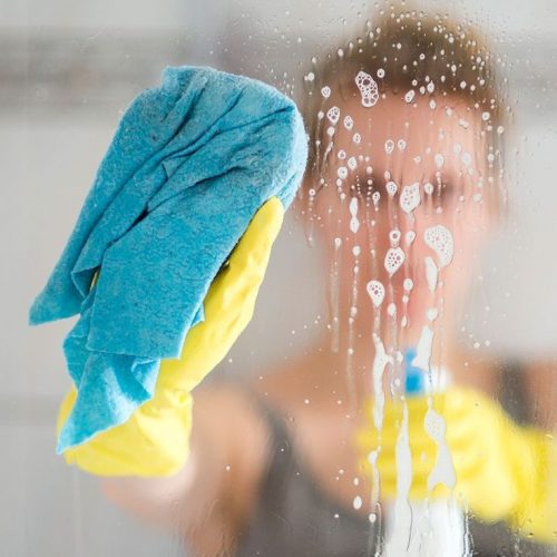 how to clean a glass?