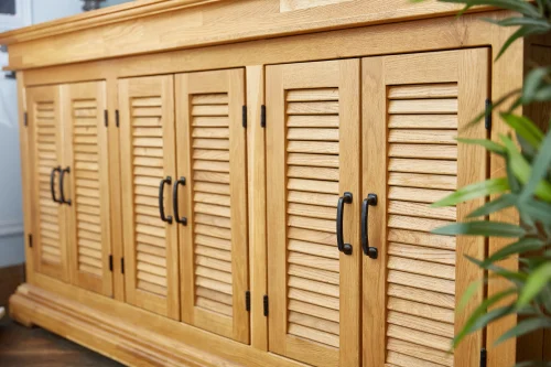 wooden kitchen cabinets
