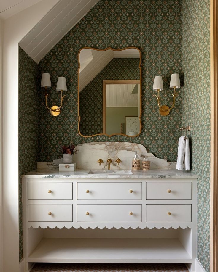 Scalloped wallpaper