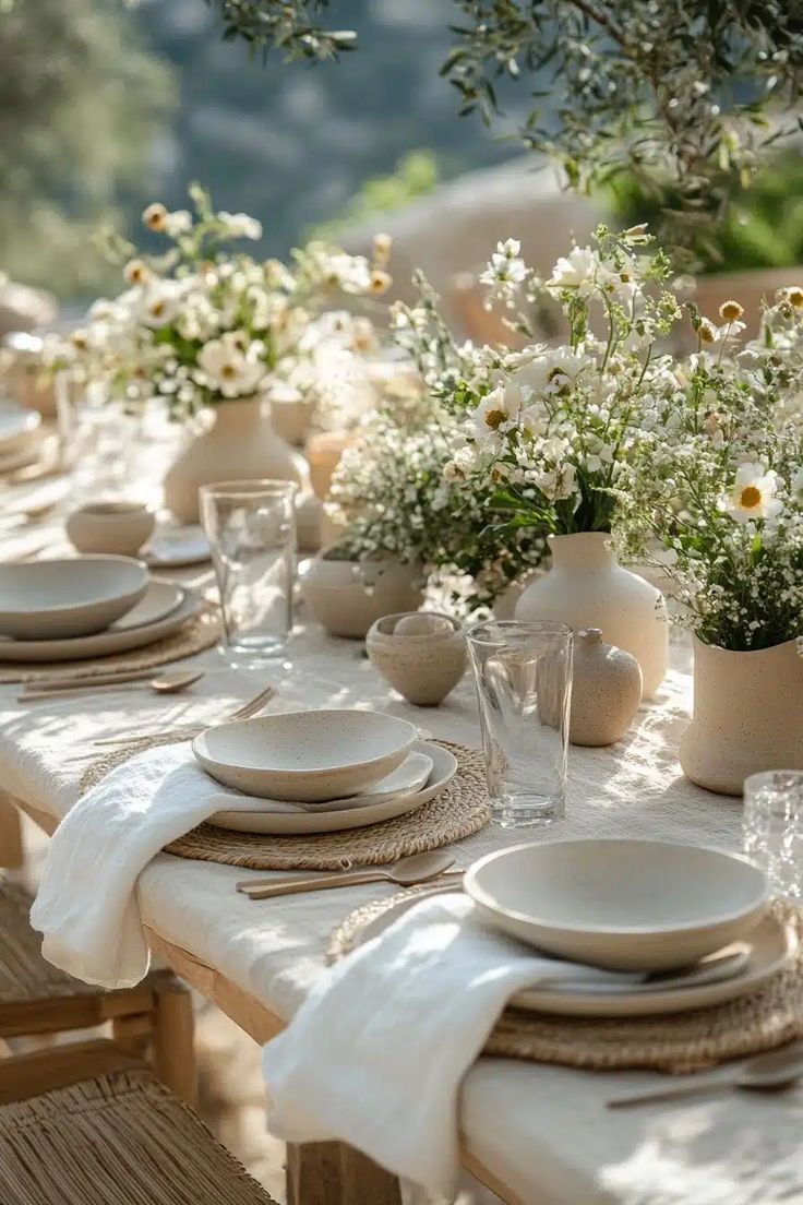 handcrafted pottery decor trends