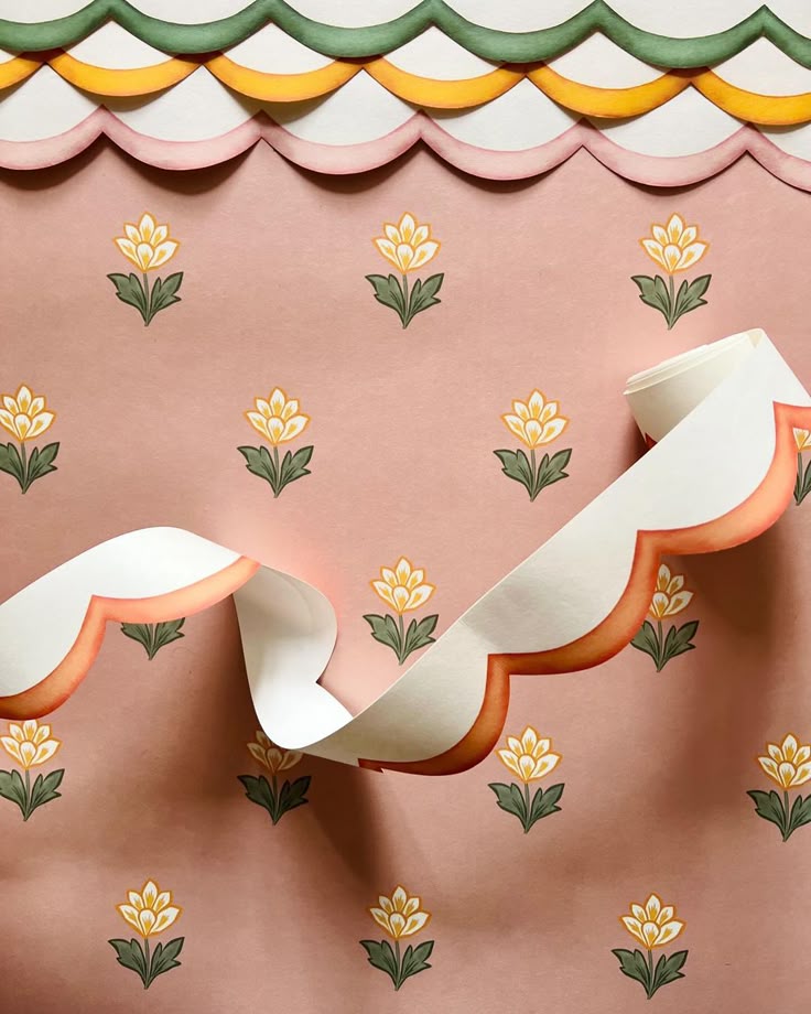 Scalloped wallpaper