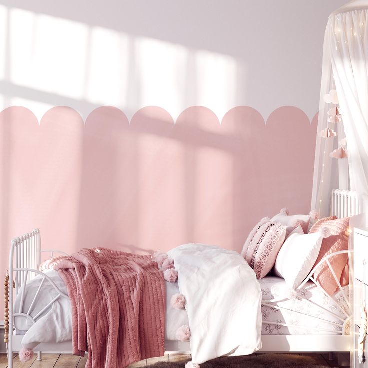 Scalloped wallpaper