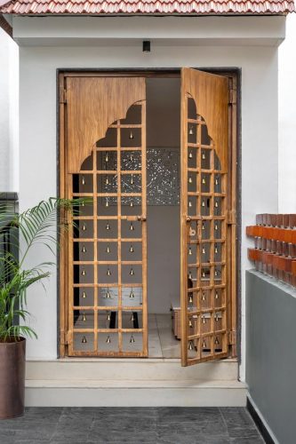Antique door design for villas