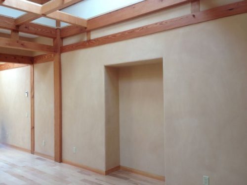 Natural clay plaster wall