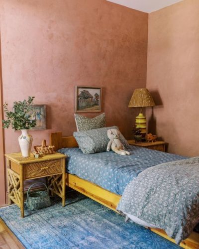 Natural clay plaster wall
