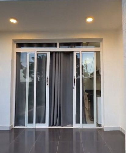 Floor-to-Ceiling Sliding Doors